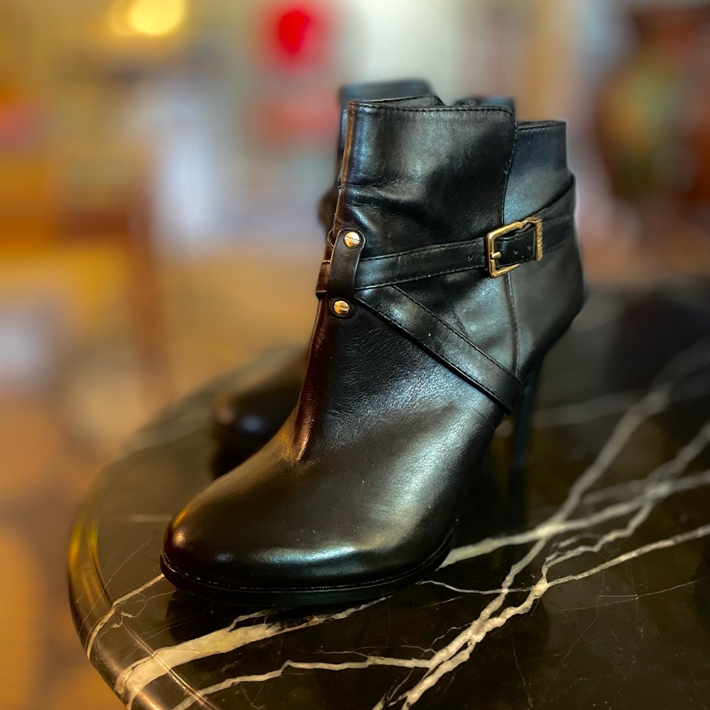 Gianni Bini Black Leather Boots